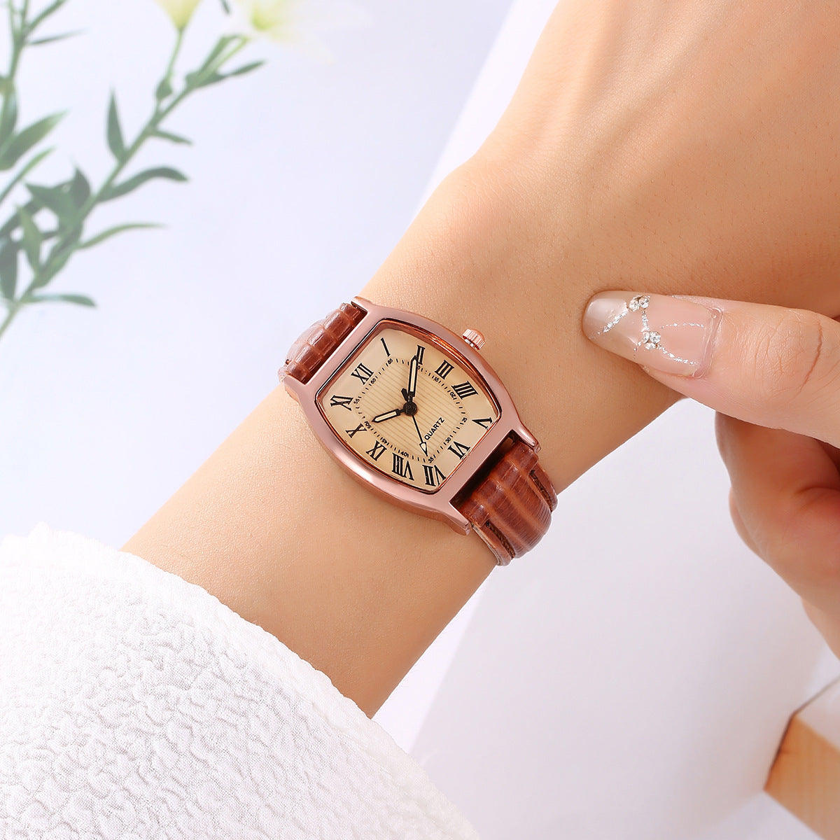 Fashion Classic Quartz Watch Women's Watch - souqmart