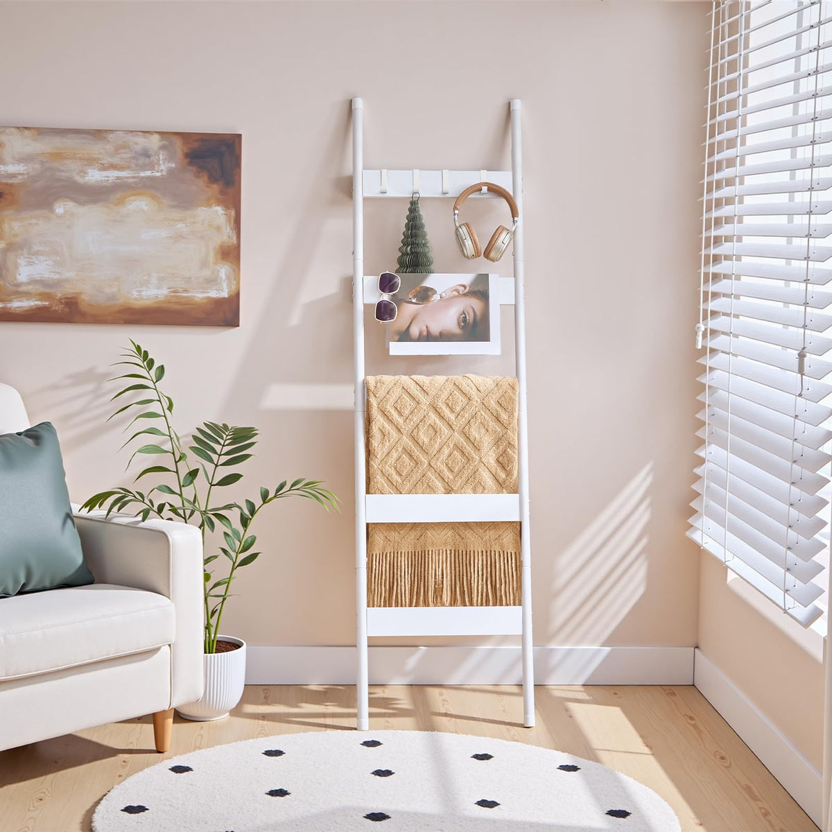 HOOBRO Blanket Ladder, 5-Tier Towel Rack with Hooks, Wall-Leaning Blanket Rack, Decorative Display Ladder Shelf, for Scarves, Industrial, Living Room, Bedroom, Rustic Brown and Black BF52CJ01G1